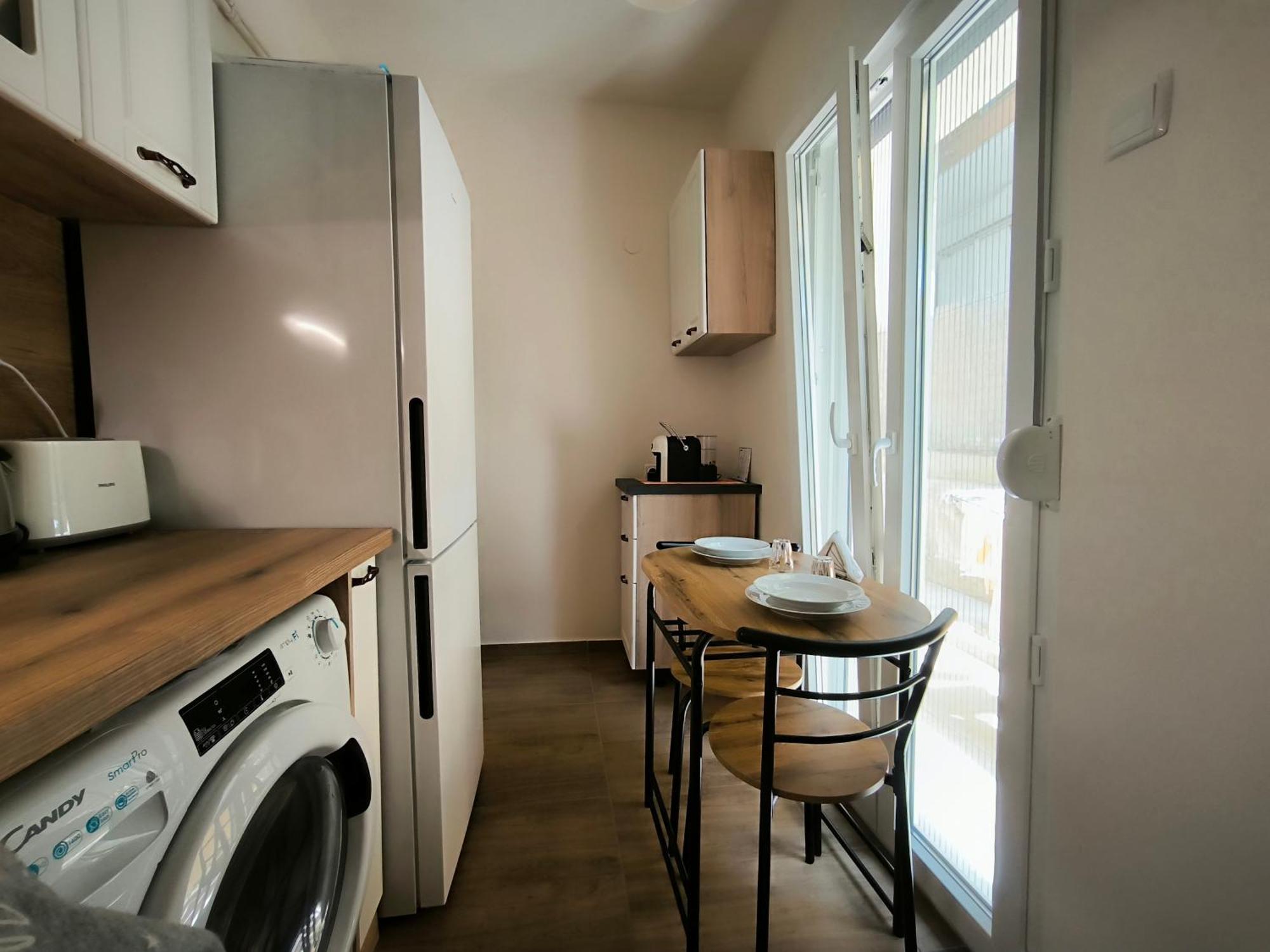 Port View, Veranda, 80 Sqm, Spacious Place For 6 Thessaloníki Luaran gambar