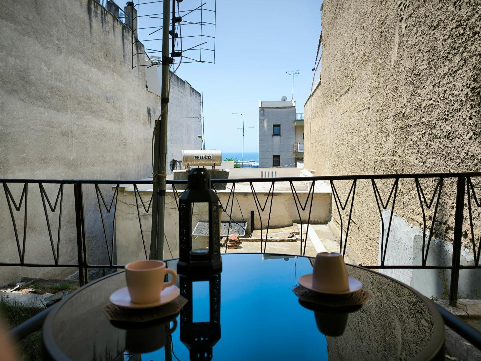 Port View, Veranda, 80 Sqm, Spacious Place For 6 Thessaloníki Luaran gambar